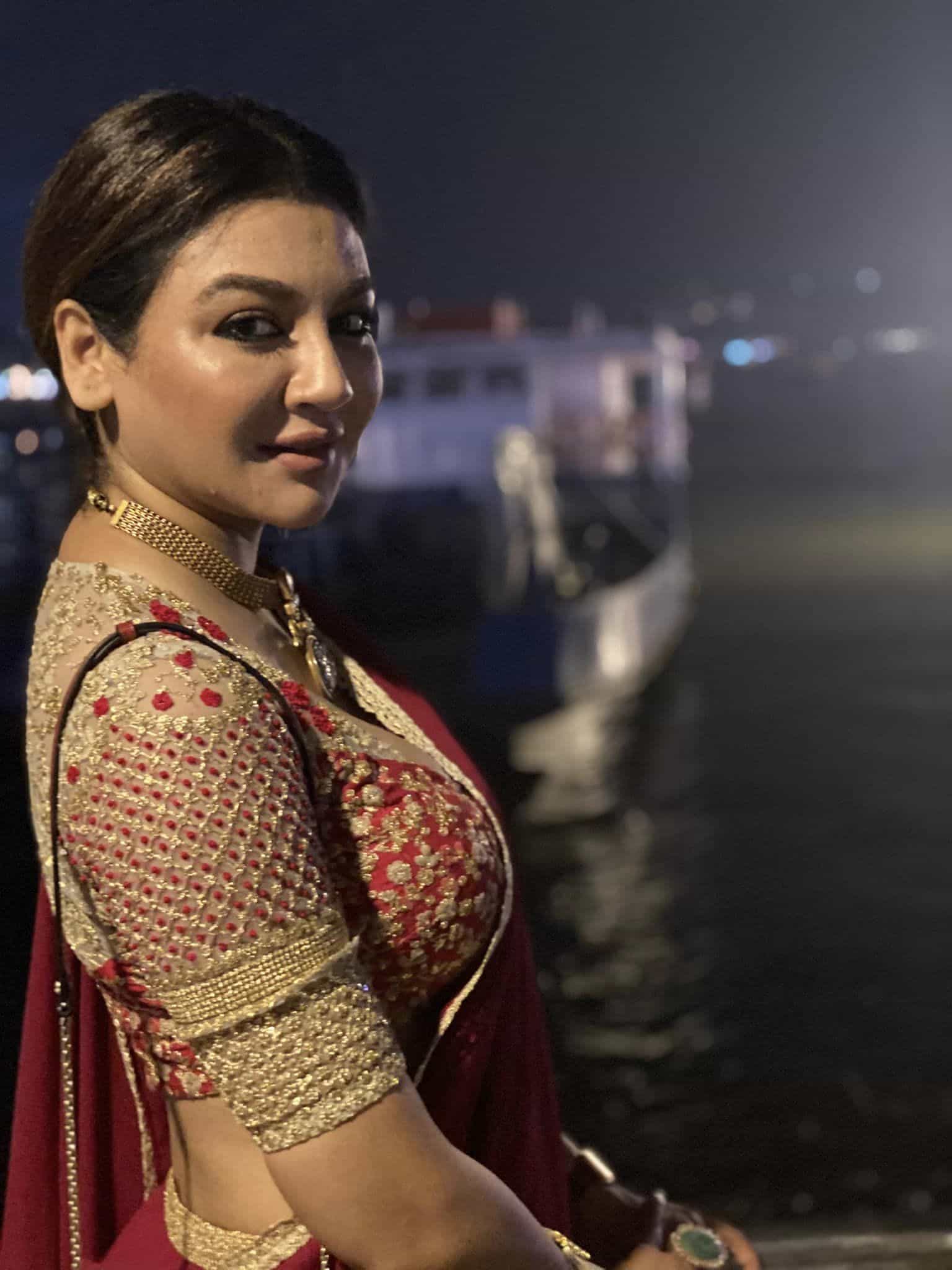 ‘ওয়েডিং ক্রাশ’ হিসেবে জয়া চলে যাচ্ছেন অপরিচিত বিয়ের আসরে