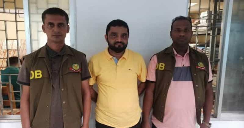 চট্টগ্রাম নগর গোয়েন্দা পুলিশের হাতে গ্রেফতার আবদুল্লাহ আল মামুন