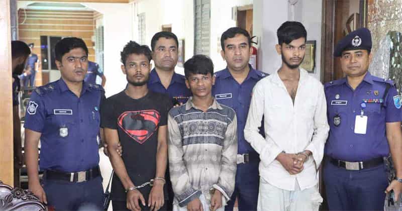 হত্যাকাণ্ডের ঘটনায় গ্রেফতার তিন আসামি। ছবি: বাংলাদেশ বুলেটিন