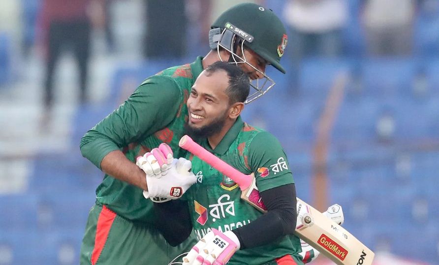 ম্যাচ জিতিয়ে মাঠ ছাড়েন রিশাদ ও মুশফিক