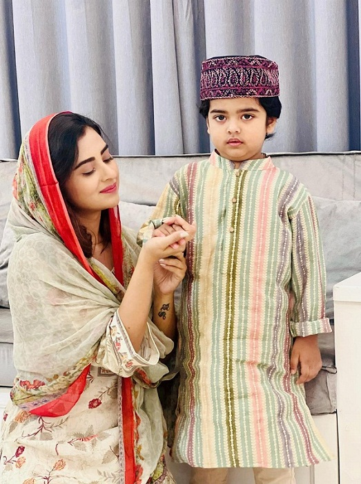 পুত্র শেহজাদ খান বীরের সঙ্গে বুবলী