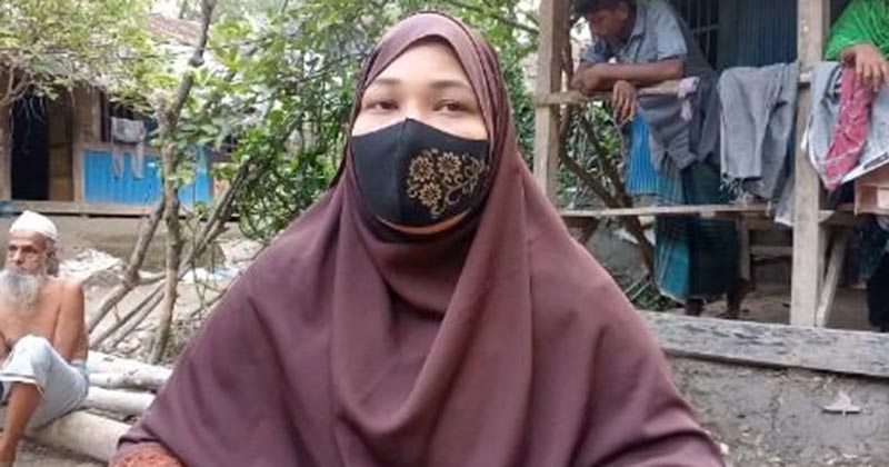 স্ত্রীর স্বীকৃতির দাবিতে গৃহবধূর অনশন