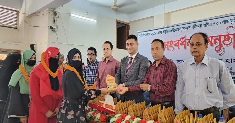 শার্শায় এইচএসসিতে জিপিএ-৫ প্রাপ্ত শিক্ষার্থীদের সংবর্ধনা