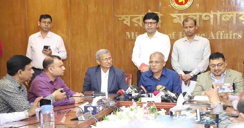 স্বরাষ্ট্র উপদেষ্টা লেফটেন্যান্ট জেনারেল (অব.) জাহাঙ্গীর আলম চৌধুরী।সংগৃহীত ছবি