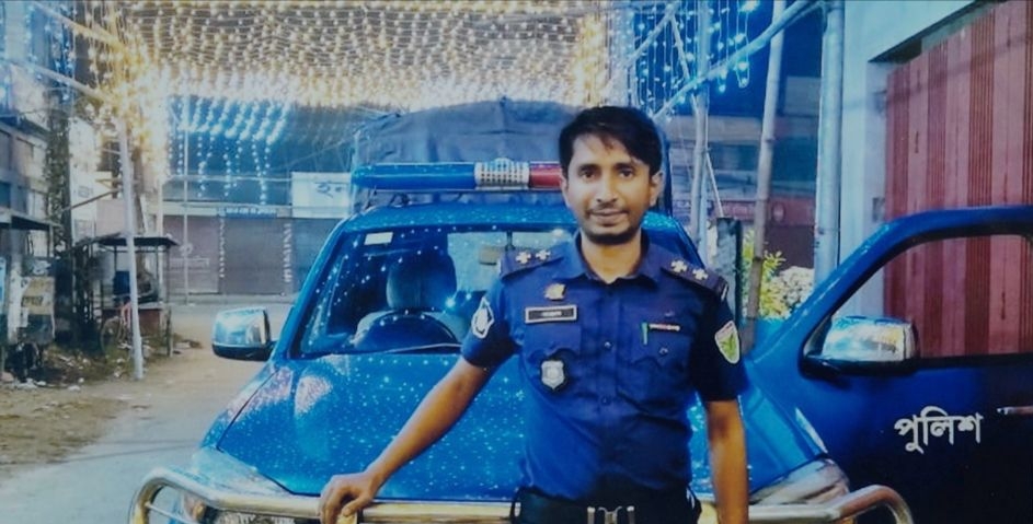 হত্যার পর সেদিন গাছে ঝুলিয়ে পুড়িয়ে দেয়া হয় এসআই সন্তোষের লাশ