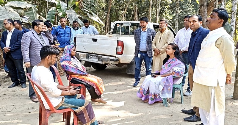 নিহত মারিয়া’র পরিবারের পাশে ধনবাড়ী উপজেলা প্রশাসন