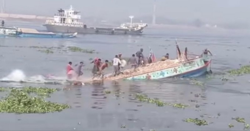ইট পরিবহনকারী একটি বাল্কহেড