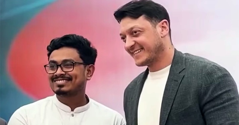 ঢাবির ভিপি সাদিক কায়েম ও জার্মানির বিশ্বকাপজয়ী ফুটবলার মেসুত ওজিল