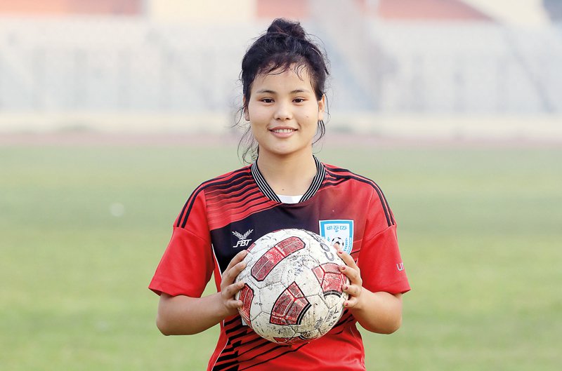 মিডফিল্ডার মনিকা চাকমা