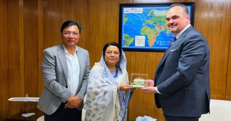 বাংলাদেশে নিযুক্ত মার্কিন রাষ্ট্রদূত ব্রেন্ট টি. ক্রিস্টেনসেনের সাথে বেসামরিক বিমান পরিবহন ও পর্যটন মন্ত্রী আফরোজা খানম (রিতা) এবং প্রতিমন্ত্রী এম রশিদুজ্জামান মিল্লাতের এক সৌজন্য সাক্ষাৎ