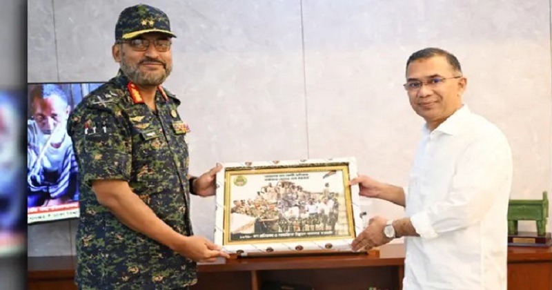 প্রধানমন্ত্রীর সঙ্গে আনসার ও ভিডিপি মহাপরিচালকের সাক্ষাৎ