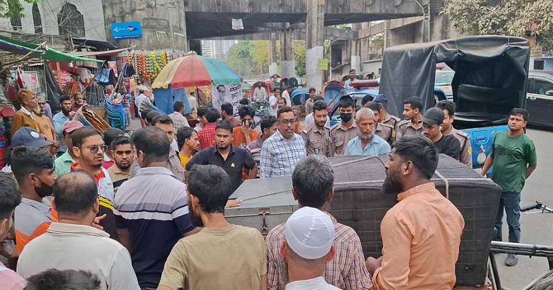 চানখারপুল মোড় থেকে আটক ২