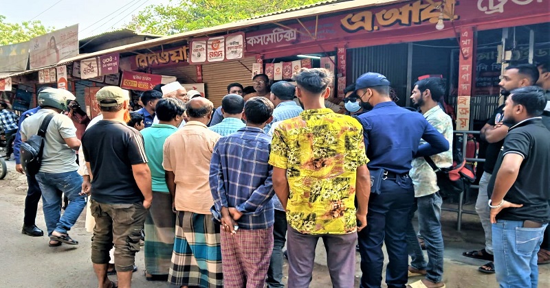টাঙ্গাইলে অনুমোদনহীন মিনি পেট্রোল পাম্পের কার্যক্রম বন্ধ করে দিয়েছে জাতীয় ভোক্তা অধিকার সংরক্ষণ অধিদপ্তর