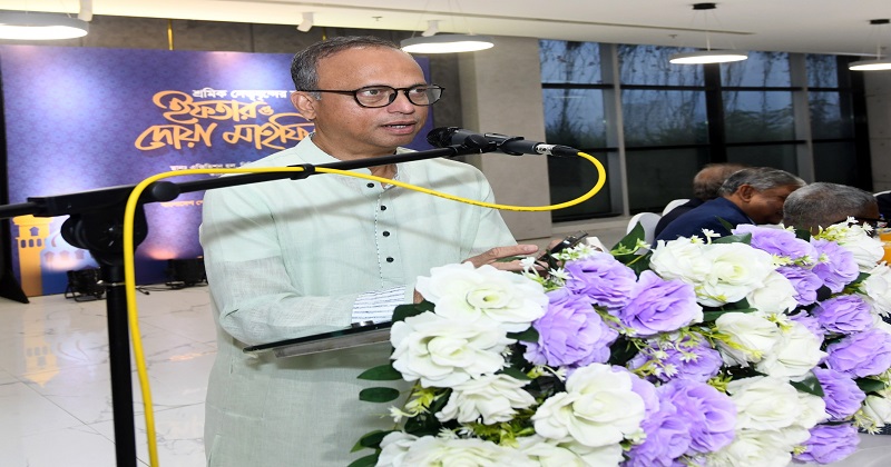বিজিএমইএ সভাপতি মাহমুদ হাসান খান বক্তব্য দিচ্ছেন
