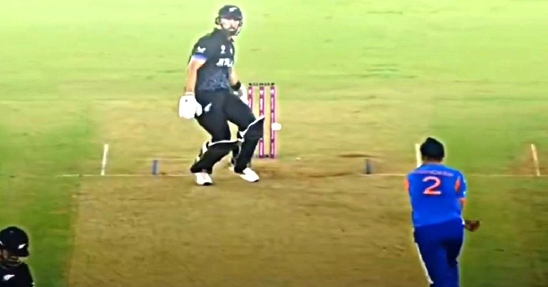 দশম টি২০ বিশ্বকাপ ফাইনালে মেজাজ হারিয়ে মিচেলকে বল ছুড়ে মেরেছিলেন ভারতীয় পেসার অর্শদীপ সিং-ইন্টারনেট