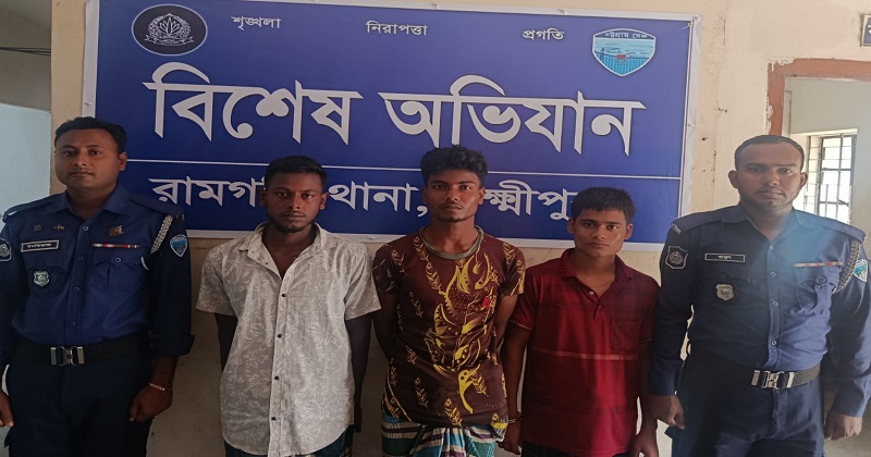ছুরিকঘাত করে আহত করার অভিযোগে তিন যুবককে আটক
