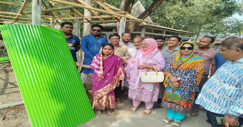 আশ্রয়হীন প্রতিবন্ধী ৪ পরিবারে মাঝে সহায়তা প্রদান।
