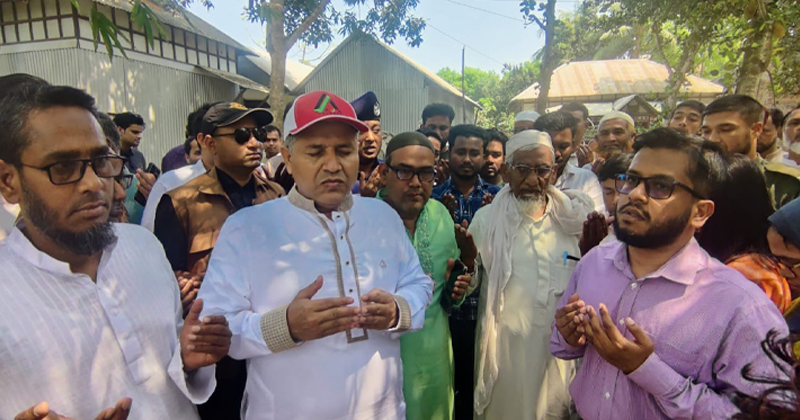 সদরপুরে পুন:খাল খনন কর্মসূচীর উদ্বোধন করেন এমপি বাবুল।