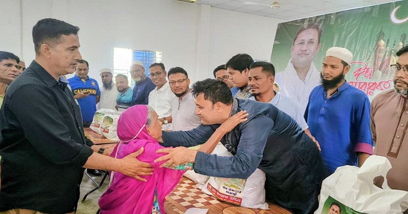 অসহায় ও নিম্নআয়ের পরিবারের মাঝে আনিরা ইন্টারন্যাশনালের ঈদ উপহার বিতরণ