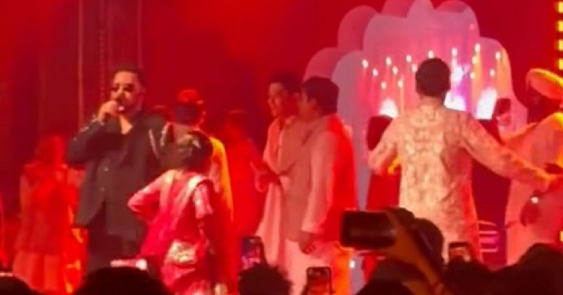 গায়ে হলুদ নিয়ে ফেসবুকে আলোচনার ঝড়