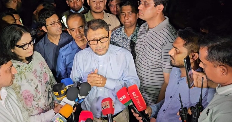 কেরানীগঞ্জে গ্যাস লাইটার কারখানায় ভয়াবহ অগ্নিকাণ্ডে নিহত ও আহতদের পরিবারের দায়িত্ব নিয়েছেন প্রধানমন্ত্রী তারেক রহমান বলে জানিয়েছেন স্বাস্থ্য ও পরিবার কল্যাণমন্ত্রী সরদার মো. সাখাওয়াত হোসেন।