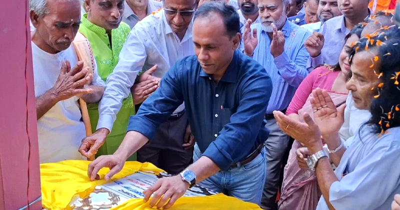দুর্গাপুরে মন্দির উদ্বোধন করেছেন ব্যারিস্টার কায়সার কামাল।