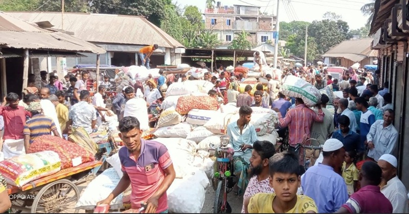 মধুখালীতে পেঁয়াজের ব্যাপক আমদানীতে সড়কে জানজট, দাম কম হওয়ায় ক্ষতির মুখে কৃষক