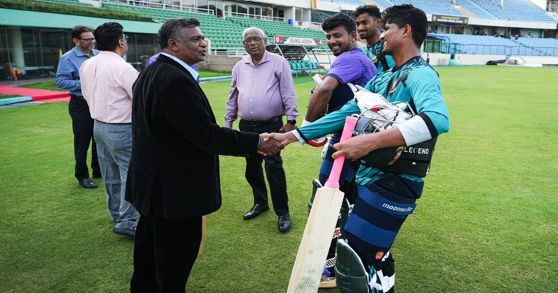 জাতীয় দলের অনুশীলন সেশন পরিদর্শন করেন বিসিবি সভাপতি আমিনুল ইসলাম বুৃলবুল