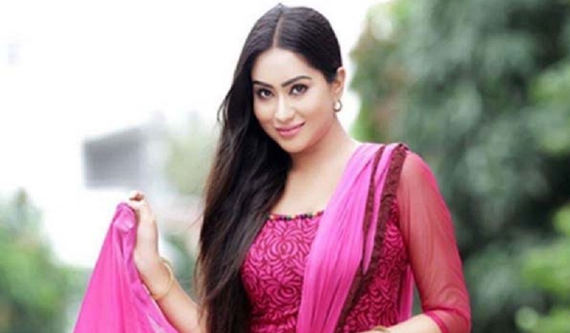 অভিনেত্রী জাকিয়া বারী মম