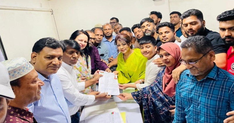 ত্রয়োদশ জাতীয় সংসদের সংরক্ষিত নারী আসনের মনোনয়ন ফরম সংগ্রহ করেন সাবেক ছাত্রদল নেত্রী ও প্রয়াত বিএনপি নেতা শফিউল বারী বাবুর সহধর্মিণী বীথিকা বিনতে হোসাইন