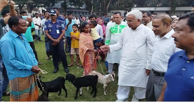 ঘোড়াঘাটে ক্ষুদ্র-নৃগোষ্ঠী পরিবারের মাঝে গবাদিপশু ছাগল বিতরণের উদ্বোধন করেন মন্ত্রী জাহিদ হোসেন