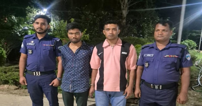 বাঁশখালীতে পুলিশের অভিযানে গ্রেফতার দুই মাদক কারবারি।