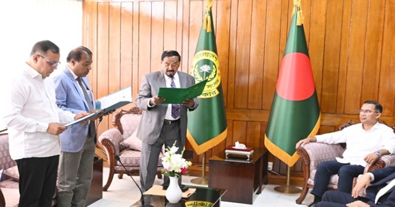 প্রধানমন্ত্রীর উপস্থিতিতে শপথ নিলেন নবনির্বাচিত দুই সংসদ সদস্য