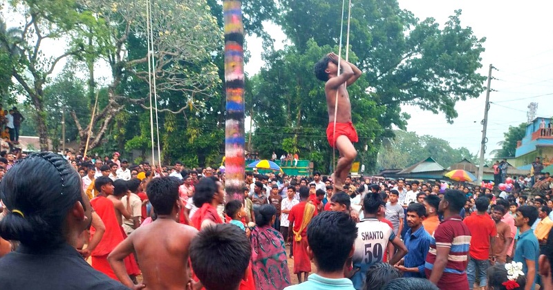 ঐতিহ্যবাহী চড়কপূজা