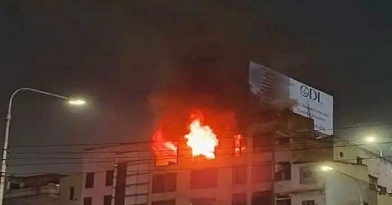 বহুতল ভবনে আগুন