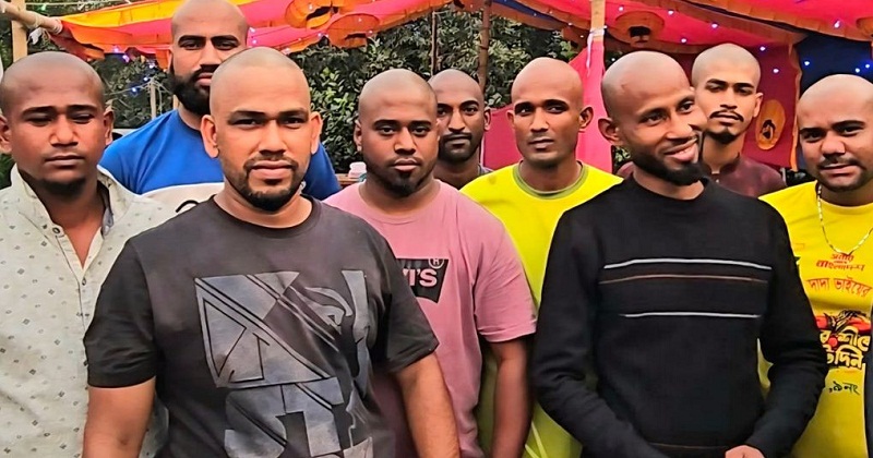 একসঙ্গে ন্যাড়া হলেন কুমিল্লার ১০ যুবক