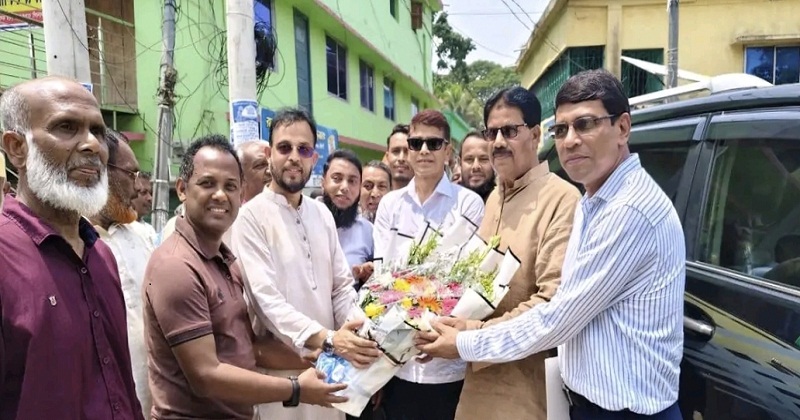 প্রতিমন্ত্রী ফরহাদ হোসেন আজাদ