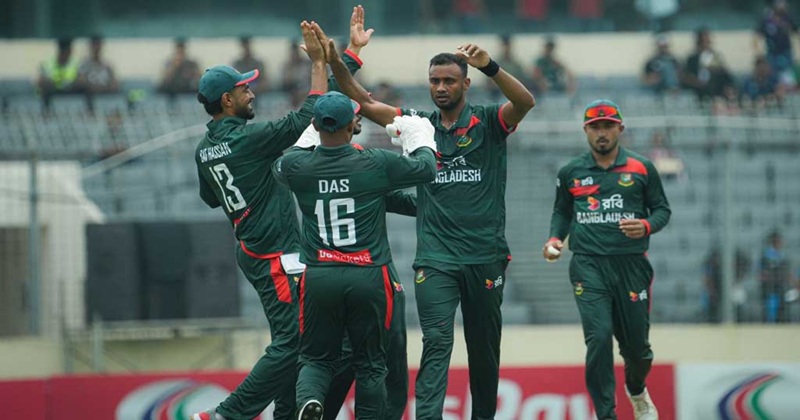 শেষ মুহূর্তে মুস্তাফিজুর রহমানের চোটে একাদশে ঢুকে ১৬ মাস পর ওয়ানডে খেলতে নেমে দারুণ বোলিং উপহার দিলেন বাঁহাতি পেসার শরিফুল ইসলাম-ইন্টারনেট