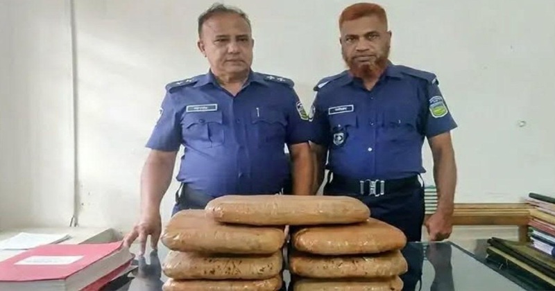 শেরপুরের শ্রীবরদীতে পরিত্যক্ত বস্তা থেকে ১৪ কেজি গাঁজা উদ্ধার করেছে পুলিশ।