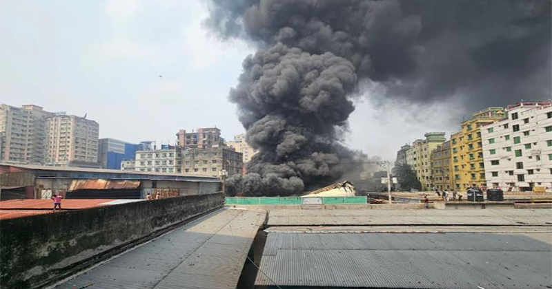 কেরানীগঞ্জে ‘মৃত্যুফাঁদ’ রাসায়নিক গুদাম: বারবার প্রাণহানি, নেই কার্যকর পদক্ষেপ