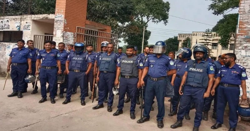 তারাকান্দা উপজেলায় নববর্ষ উদযাপনকে কেন্দ্র করে সৃষ্ট উত্তেজনার জেরে একই স্থানে বিএনপির দুই গ্রুপ পৃথকভাবে বিক্ষোভ কর্মসূচির ঘোষণা দিলে সম্ভাব্য সংঘর্ষ এড়াতে ১৪৪ ধারা জারি করেছে উপজেলা প্রশাসন।