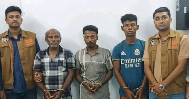 গ্রেপ্তার ৩