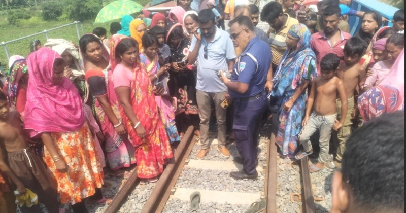 নড়াইলের ট্রেনের সামনে ঝাঁপ দিয়ে মা ছেলের আত্মহত্যা