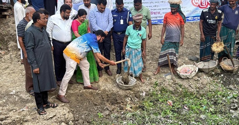 রায়পুরে খাল খনন প্রকল্পের উদ্বোধন