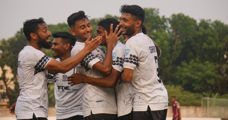 বাংলাদেশ ফুটবল লিগে গোলের পর উচ্ছ্বসিত মোহামেডানের ফুটবলাররা-ইন্টারনেট