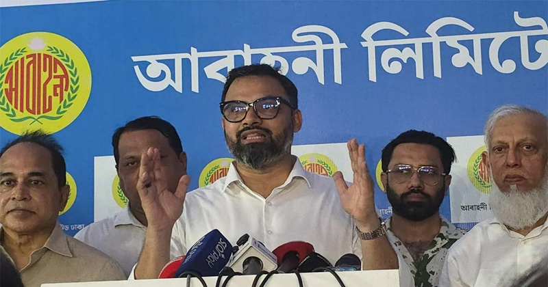 আবাহনী ক্লাব প্রাঙ্গনে যুব ও ক্রীড়া প্রতিমন্ত্রী আমিনুল হক।