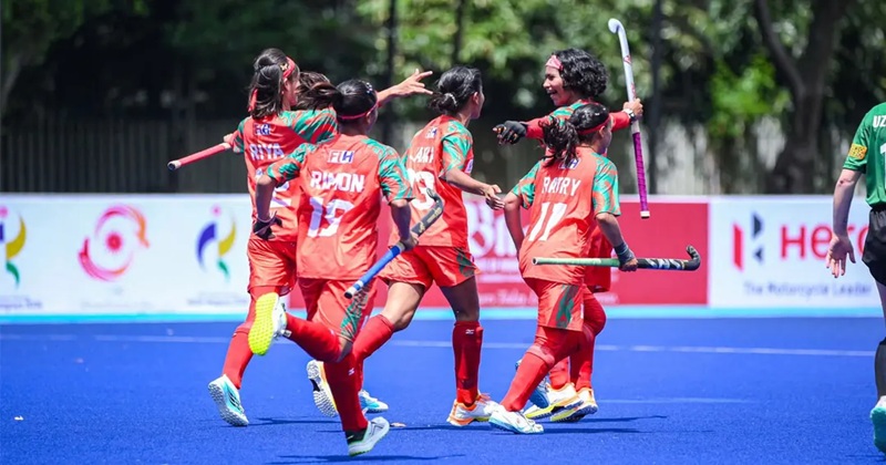 প্রতিপক্ষের বিপক্ষে গোলের পর উচ্ছ্বসিত বাংলাদেশ নারী হকি দলের সদস্যরা-ইন্টারনেট