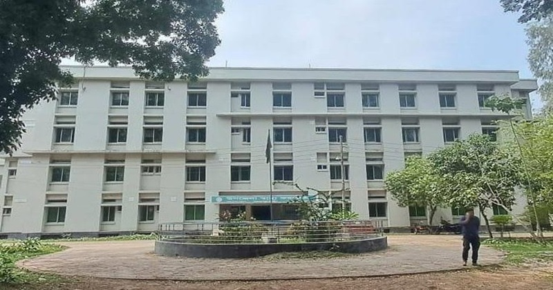 শাজাহানপুর উপজেলা স্বাস্থ্য কমপ্লেক্স-এ জনবল সংকটে চিকিৎসাসেবা ব্যাহত