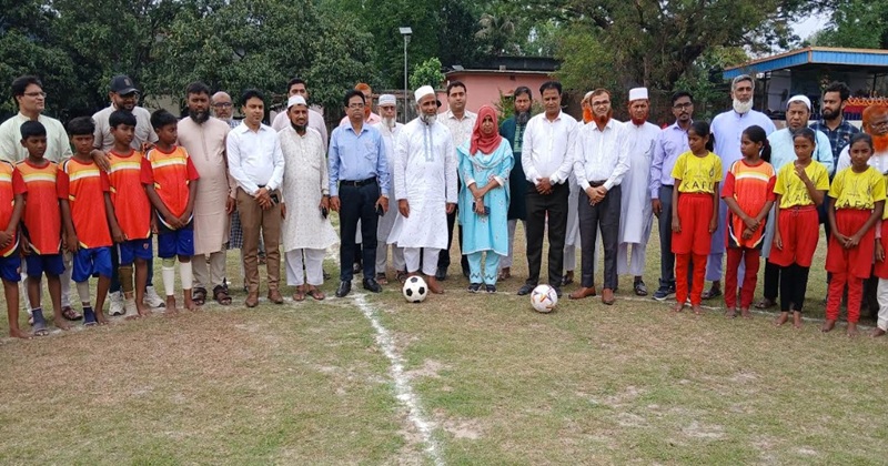 নাচোলে প্রাথমিক বিদ্যালয় গোল্ড কাপ ফুটবল টুর্নামেন্টের ফাইনাল অনুষ্ঠিত