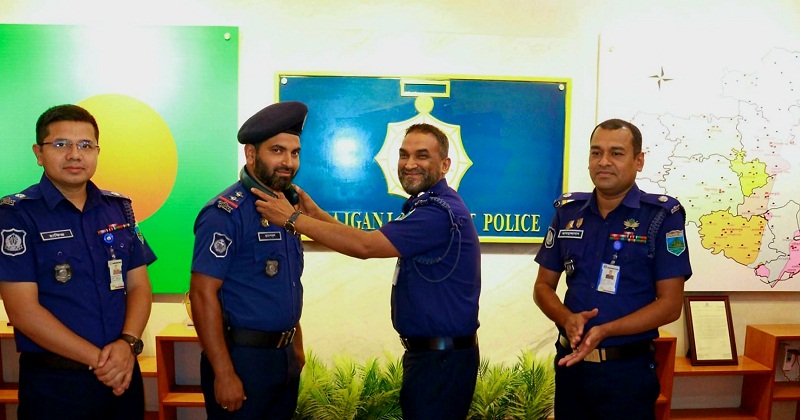 নেক ফ্যান বিতরণ